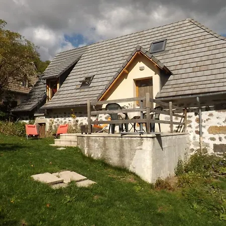 Gite Mandailles-saint-julien, 3 Pieces, 4 Personnes - Fr-1-742-377 * Mandailles-Saint-Julien